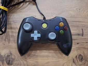 Káblový ovládač Mad Catz na XBOX 360 - 2