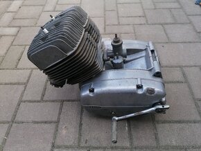 Predám motor na Jawa 350/ 634 - 2