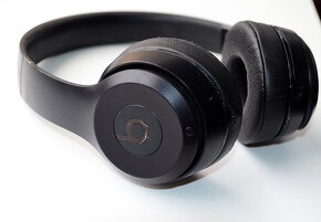 Beats Solo 3 bluetooth sluchadla - 2