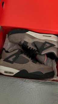 Jordan 4 Taupe Haze - 2