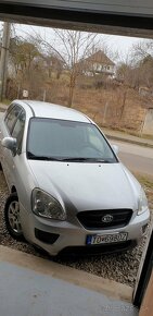 Predam kia carens - 2