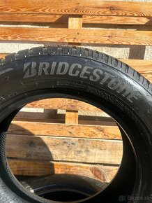 Bridgestone Blizak LM005 215/65/17-103H zimne - 2