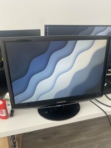 Samsung Monitor - 2