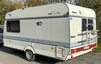 Karavan HOBBY Prestige 425 - TOP stav, soběstačný, lehký - 2