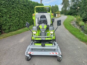 Prodám komunální sekací traktor Grillo FD1100 - 2