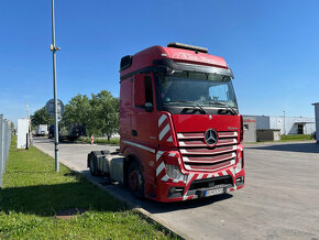 Mercedes-Benz Actros MEGA MP4 - 2