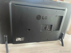 TV LG 47LB561V - pokazeny display - 2