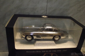 1:18 Mercedes 300 SL - 2