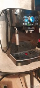 Kavovar delonghi - 2