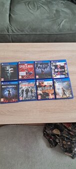 Ps 4 pro 1tb 2 ovládače 2 hry 150 eur + CD AK CHCETE - 2