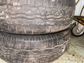 Predám pneu Bridgestone 225/65R17 - 2