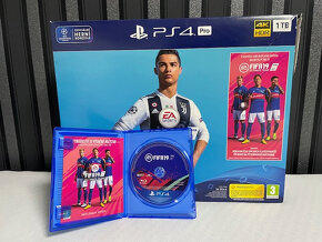 PS 4 pro 1tb + fifa 2019 - 2