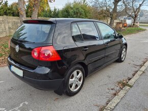 Predám Volkswagen Golf 5 1.4 55kw r.v.2005 - 2