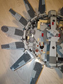 LEGO Star Wars 75105 Millennium Falcon, výrobca LEGO. Jedna - 2