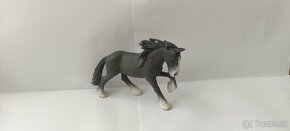 Predám Schleich kone shire horse - 2