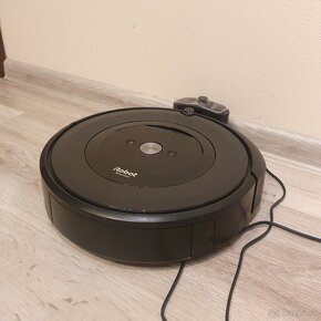 Robotický vysávač Roomba e5 - 2