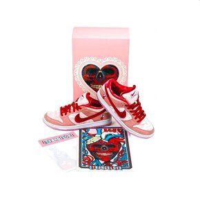 Nike SB Dunk Low Strange Love - 2