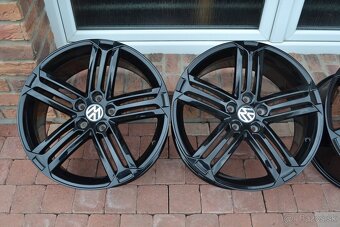 5x112 R19 GOLF 7 R / Gti Talladega Original VW Black - 2