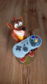 Crash Bandicoot stojan na gamepad - 2