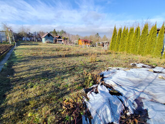 Slnečný,rovinatý pozemok na výstavbu chaty Dubnica nad Váhom - 2