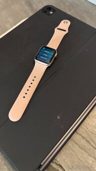 Apple Watch 4 Pink 40mm - 2