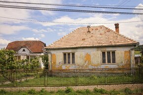 Znížená cena - Rodinný dom so slnečným pozemkom - 2