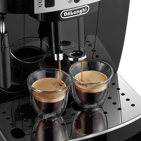 Predám automaticky kávovar DeLonghi magnifica S - 2