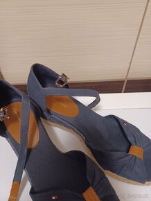 Tommy Hilfiger sandalky č.: 41 - 2