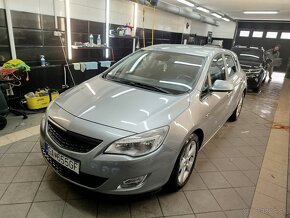 Opel Astra 1,7CDTI, rok 2011 - 2