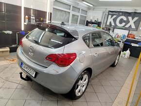 Opel Astra 1,7CDTI, rok 2011 - 2