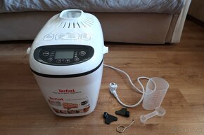 Predám domácu pekáreň Tefal PF 610138 - 2