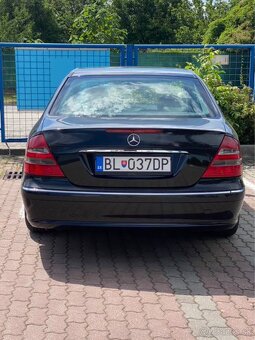 Mercedes benz e220 - 2