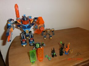 Lego Nexo Knights Tech Wizard Showdown - 2