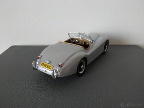 Jaguár xk120 1:18 - 2