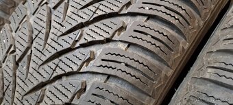 Predám 4ks jazdené zimné 225/60r18-104H Nokian - 2