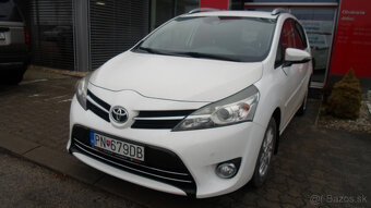 Toyota verso 1.8 benzín manuál - 2