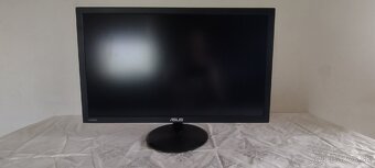 ASUS VP247HA

24" LED Monitor na PC alebo Konzolu - 2