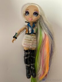Rainbow High Hair Studio - bábika Amaya Raine - 2