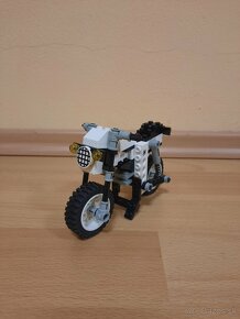 Lego Technic 8810 - Cafe Racer - 2