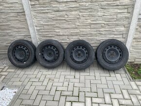 5x112 r16 plechové disky so zimnými pneu 205/55r16 - 2