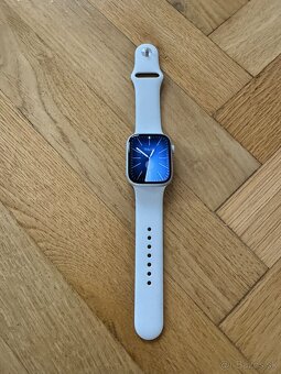 Apple Watch 8, 45mm, 97% bat, Magneticky remienok a Folia - 2