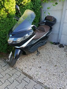 Skúter 125 piaggio x10 - 2