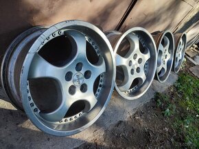 5x112 R17  Disky sú rovné  8jx17 et 35 Cena 200eur - 2