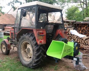 Štiepkovač, drvič konárov, špalíkovač štěpkovač za traktor - 2