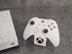 Xbox One X 1TB Hyperspace, 1 ovládač, náhodná hra + darčeky - 2