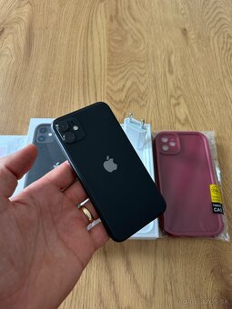 iPhone 11 128 gb black v záruke + komplet príslušenstvo - 2