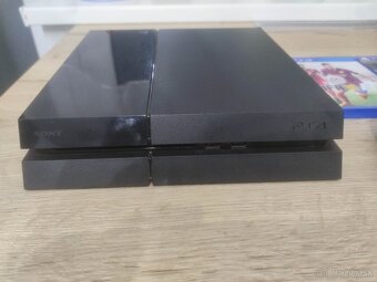 Predám Playstation 4 + hry - 2