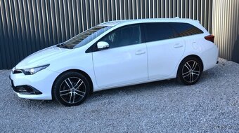 Toyota Auris Touring Sports 1.6 Benzín SR pôvod Top Stav - 2