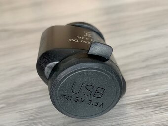 Zásuvka pre BMW alebo Triumph na 2 x USB - 2