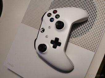 Xbox One S - 2